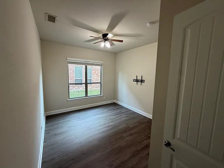 14803 Huffman Ln — Photo 4