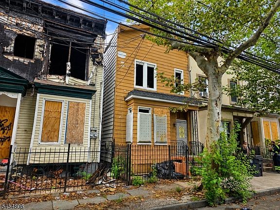 2nd image of 92 Garside St