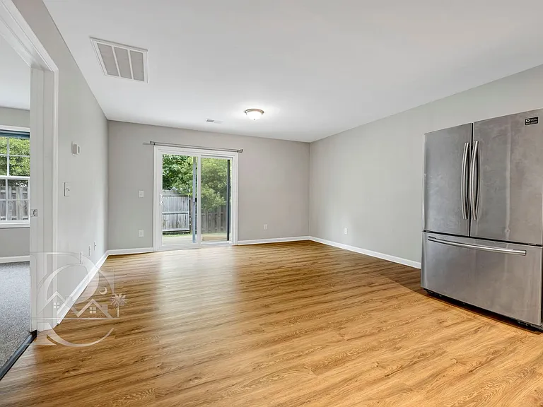 107 Nobility Dr — Photo 8