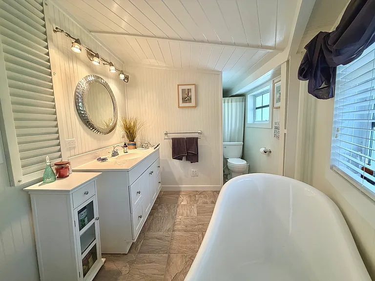 111 N Bay Harbor Dr — Photo 47