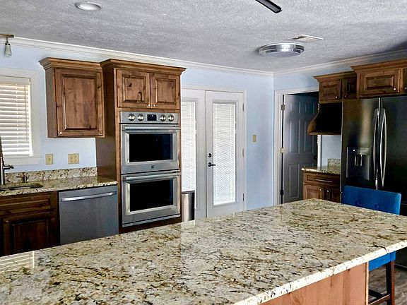 5th image of 4236 Blalock Rd