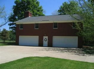 50702 Garret Rd APT 2, Dowagiac, MI 49047