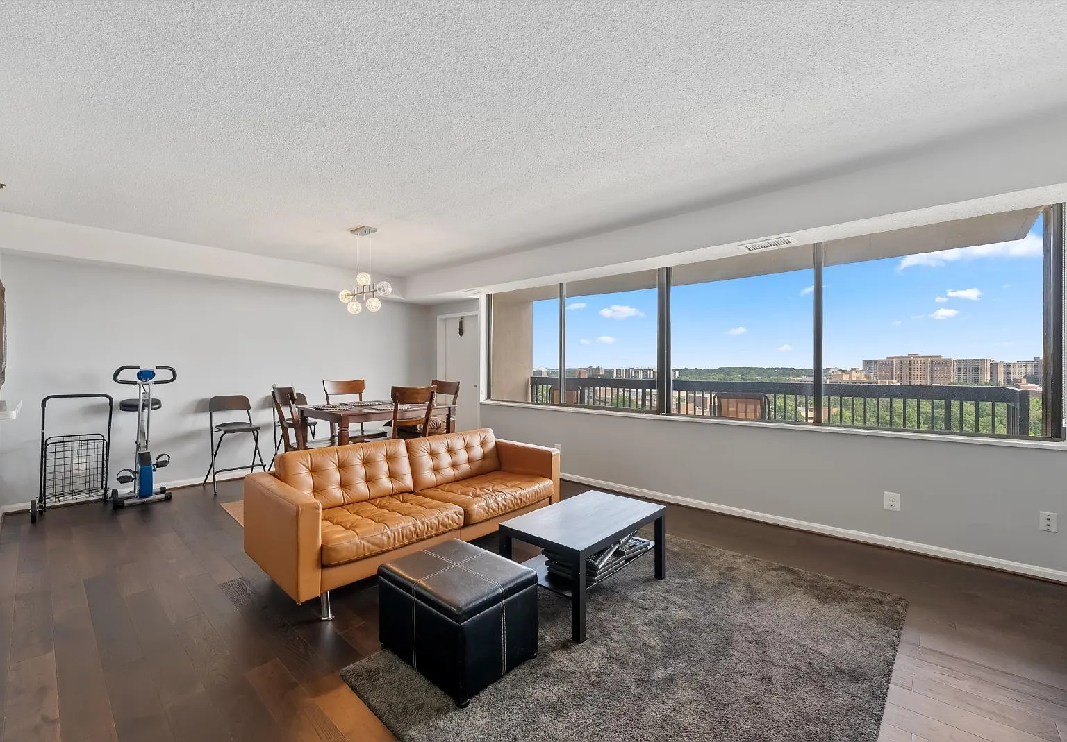 2 bed, 1.5 bath, 1194 sqft, $2,750 — Photo 2