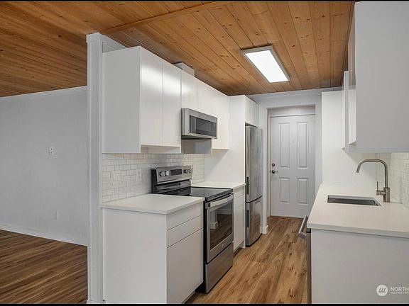 3rd image of 12527 NE 117th Pl APT F8
