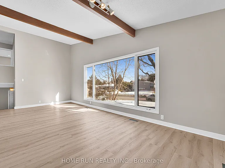 1259 Meadowlands Dr E — Photo 15