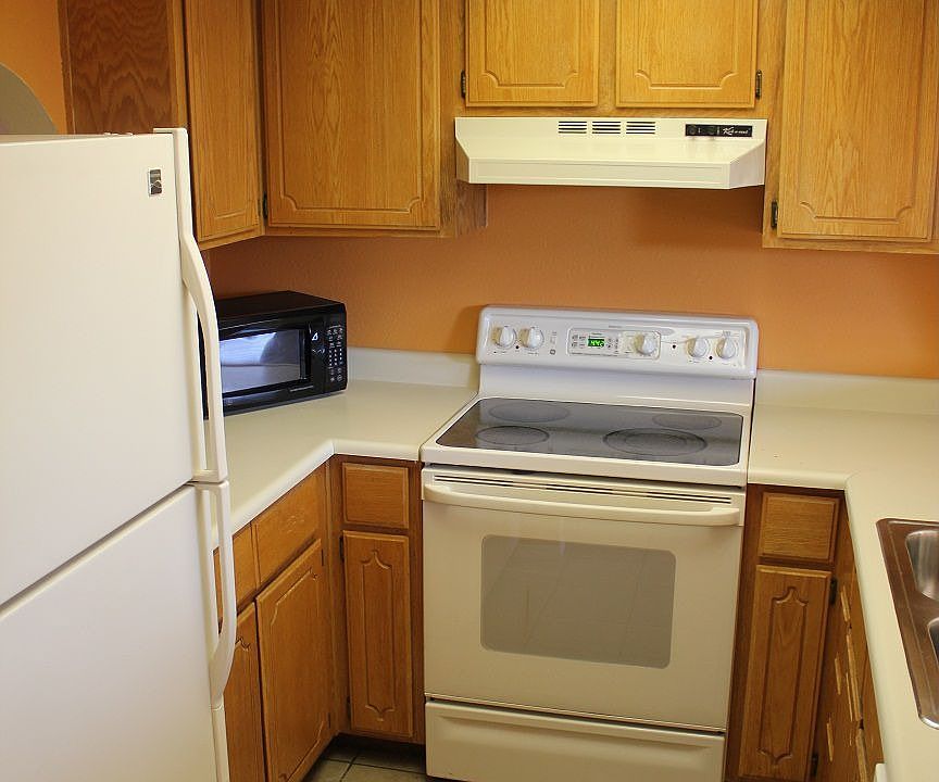 2nd image of 624 W 14th St