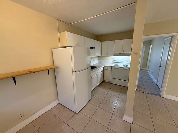 5th image of 716 NW 4th Ave APT 4