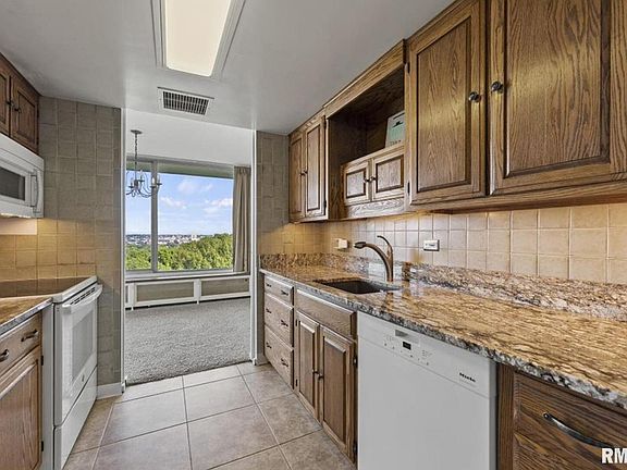 5th image of 1337 21st Ave #8A