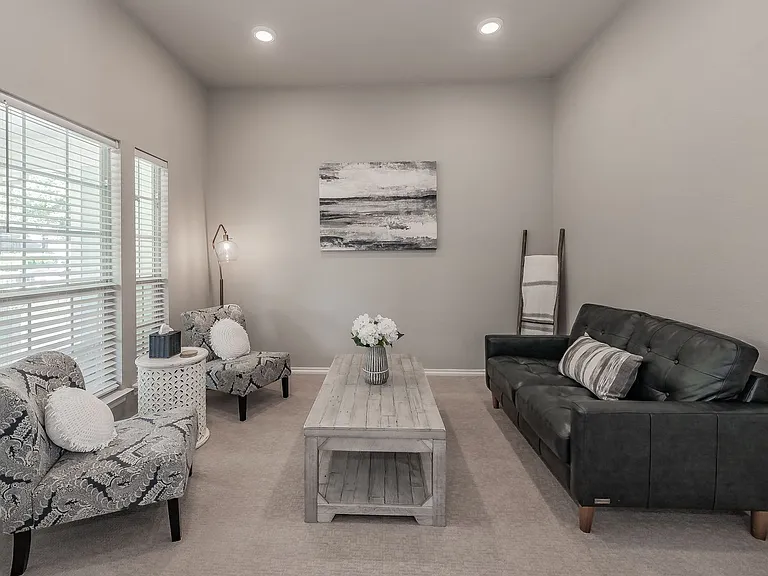 5112 Keating St — Photo 3
