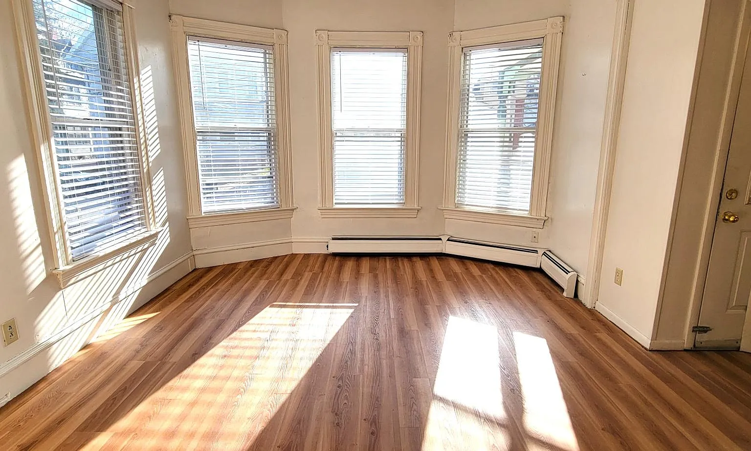 8 Hickok Pl — Photo 4