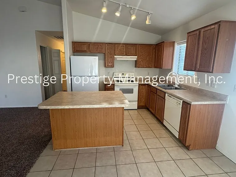 13199 E Alley Spring Dr — Photo 7