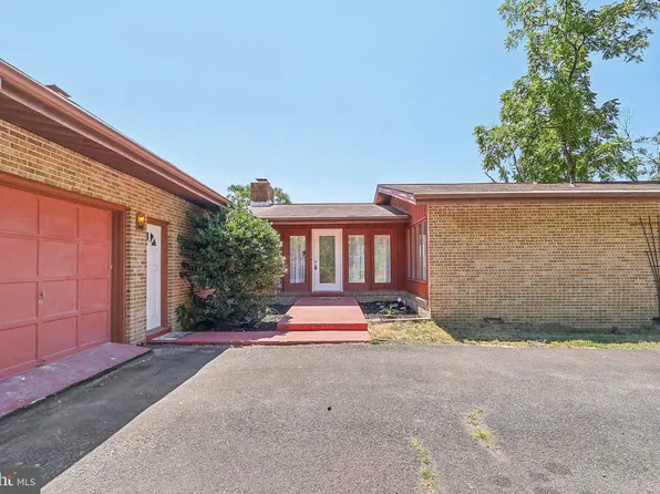 13266 Hazegrov Farm Ln, Linden, VA 22642
