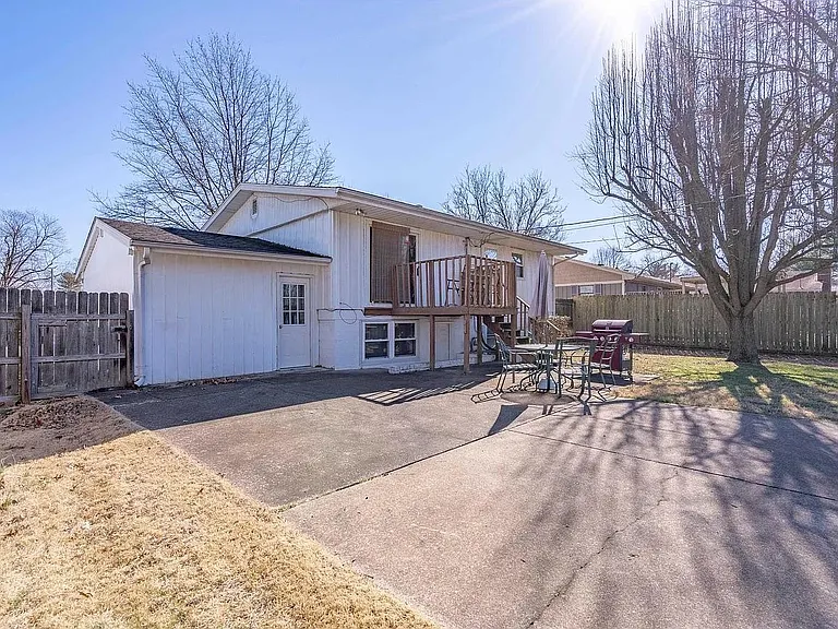 1931 Dalehaven Dr — Photo 19