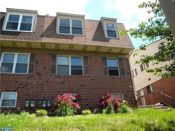 1713 Tracey St, Philadelphia, PA 19115