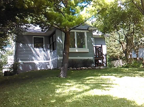 120 Kainer Ave, Barrington, IL 60010