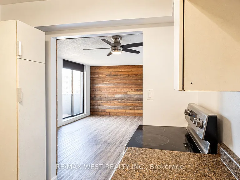 23 Main St #406 — Photo 6
