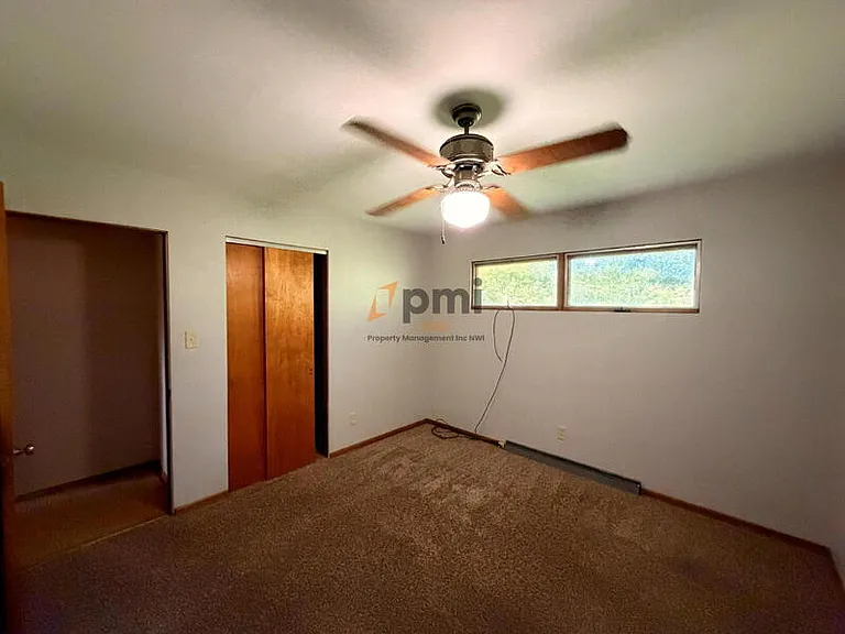 330 E 69th Pl — Photo 7