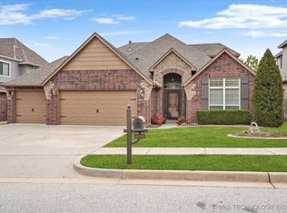 10713 S Sycamore St, Jenks, OK 74037