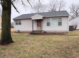 32 S Ruby Ln, Fairview Heights, IL 62208