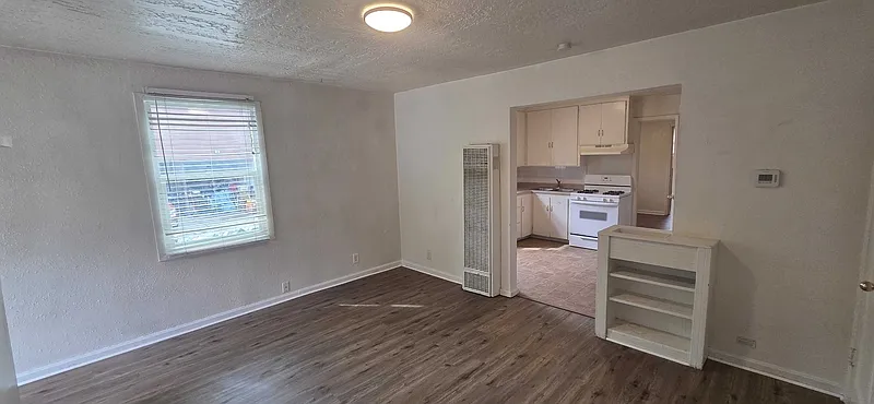 2 bed, 1.0 bath, 900 sqft, $1,400 — Photo 1