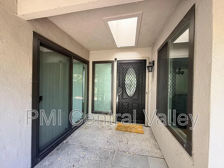 3440 W Benjamin Holt Dr — Photo 3