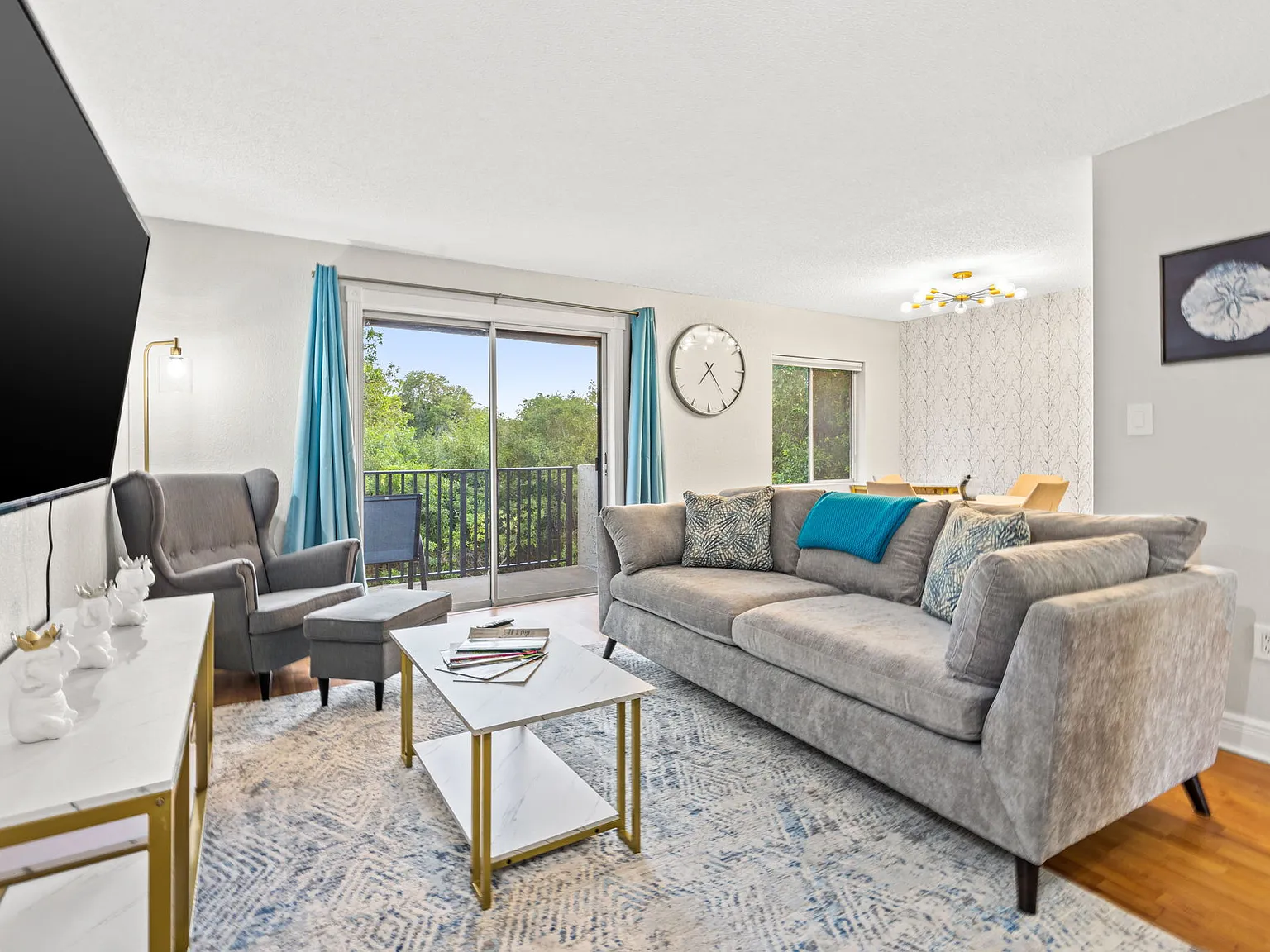 4215 E Bay Dr — Photo 3