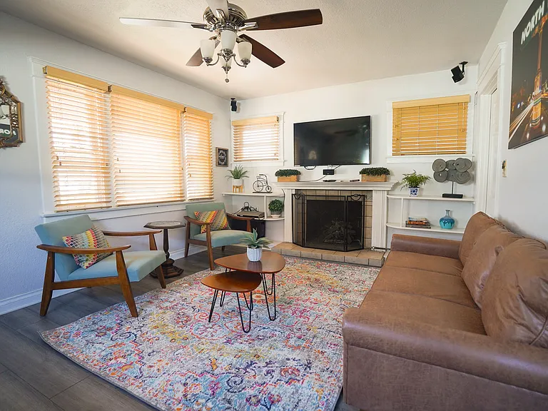 4062 Cherokee Ave — Photo 3