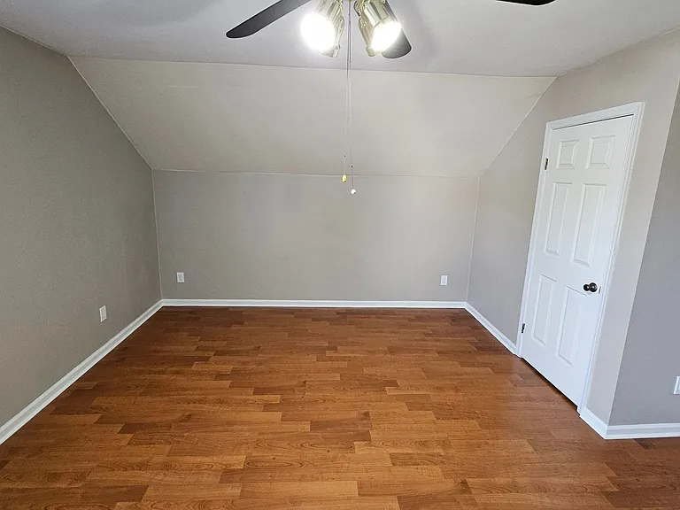1605 Sinking Creek Dr — Photo 19