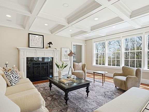 4th image of 21 Chadbourne Rd