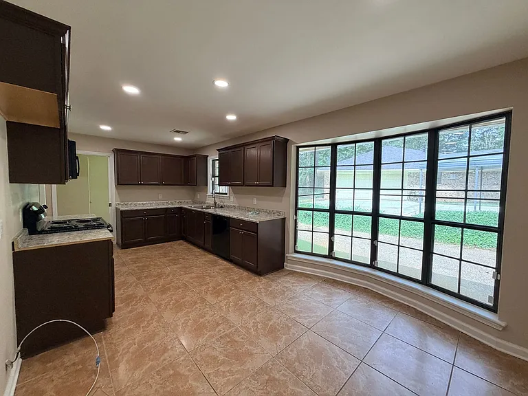 5047 Town North Dr — Photo 3