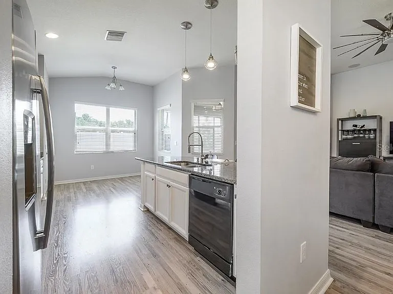 8214 Willow Beach Dr — Photo 11