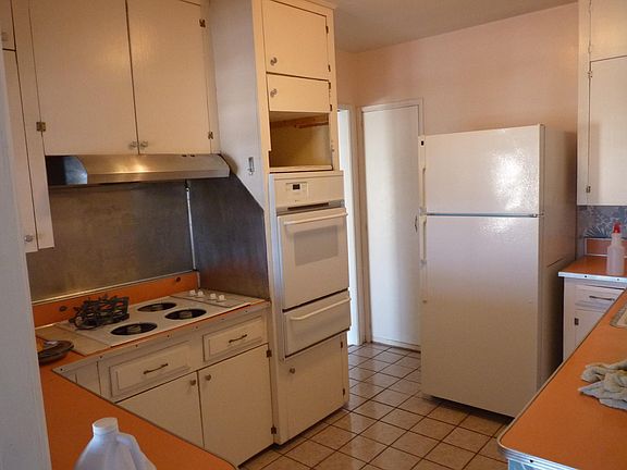 3rd image of 536 N Granados Ave