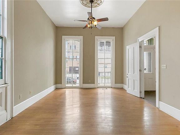 5th image of 1815 Carondelet St