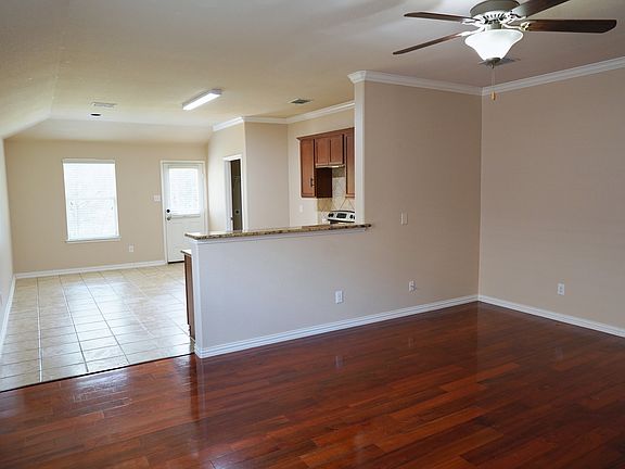 5th image of 9000 Holliday Ln