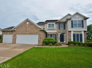 11 Brownstone Ct, Bloomington, IL 61704