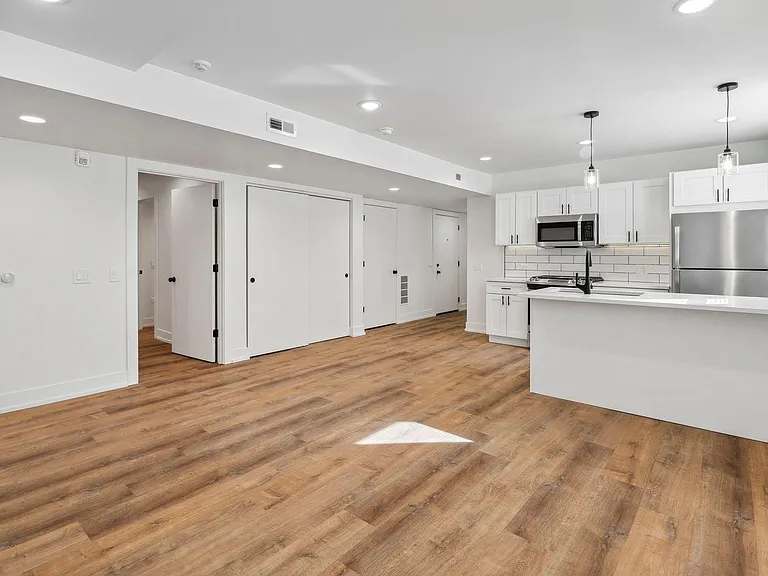2219 N Hamilton Ave #1 — Photo 6