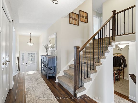 3rd image of 11 Ridgeview Dr