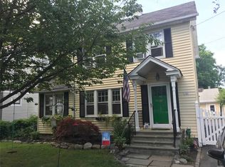 32 Roosevelt St, Glen Cove, NY 11542