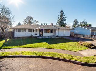 16934 SE Salmon St, Portland, OR 97233