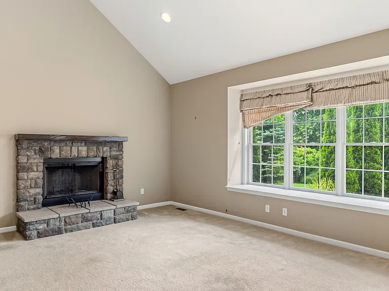 50738 Calvert Isle Dr — Photo 8