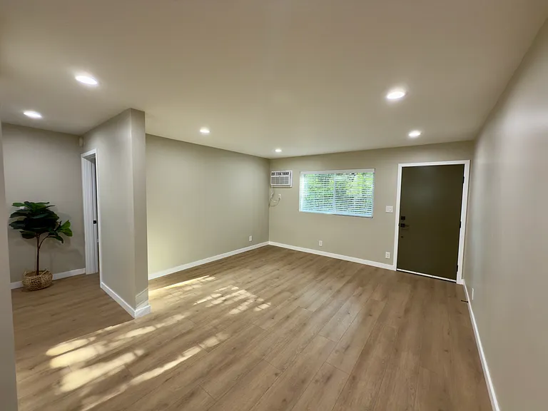 3501 Marguerite St #4 — Photo 3