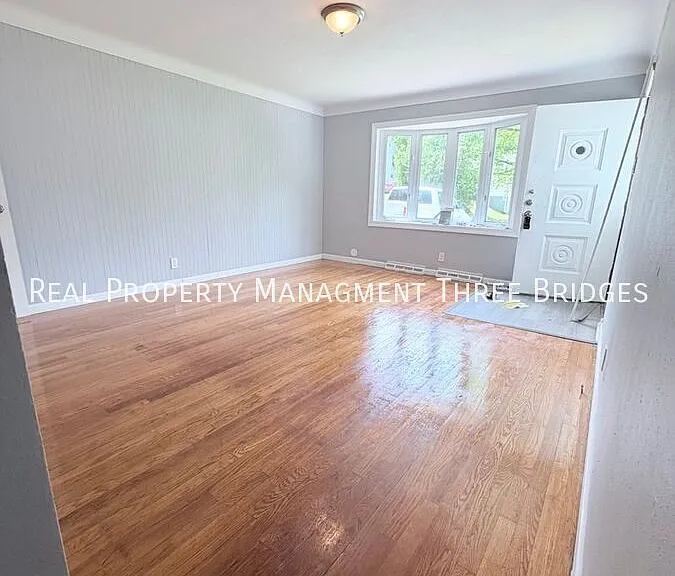 536 Ames Pl — Photo 11