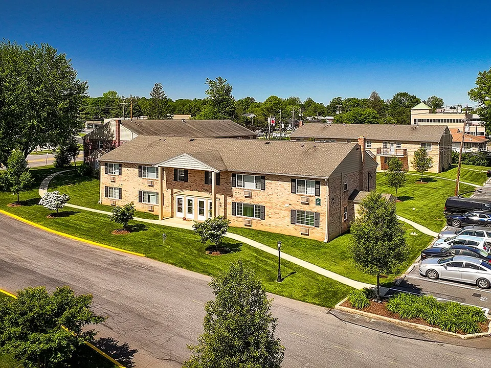Woodland Plaza Apartments