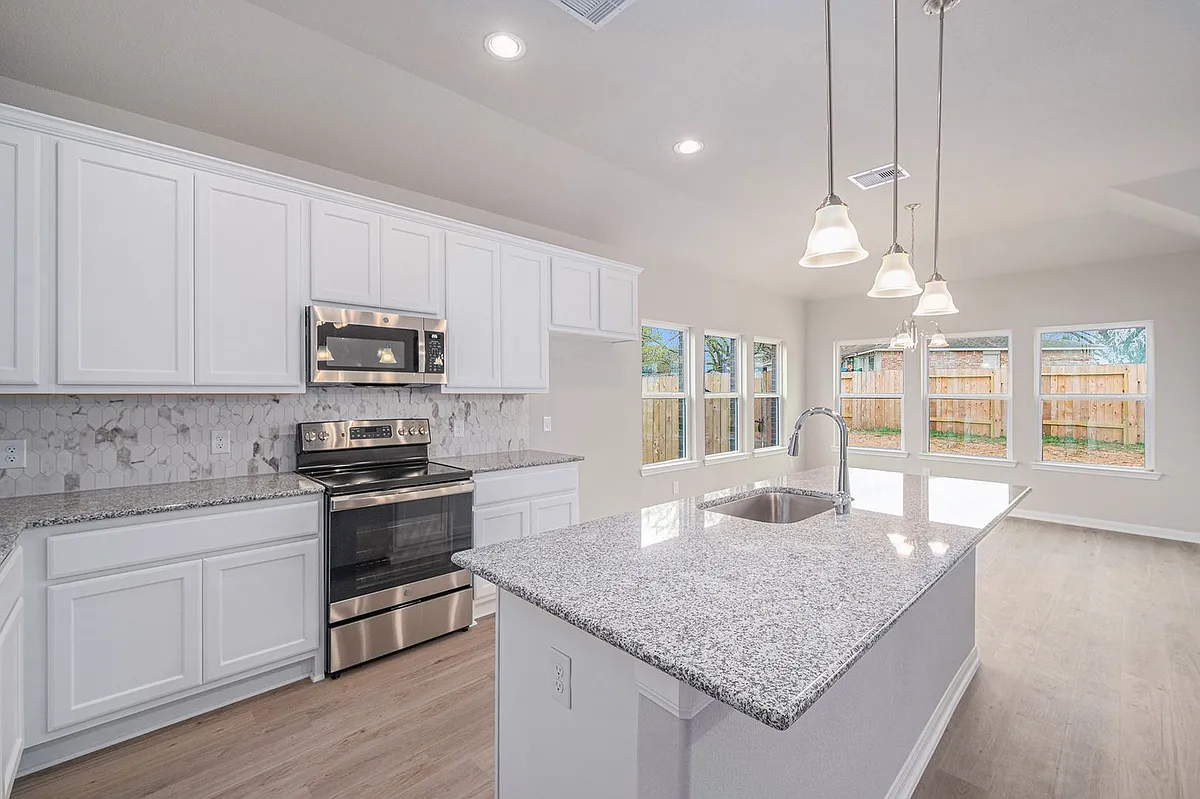 Building Photo - 12983 Skyline Dr