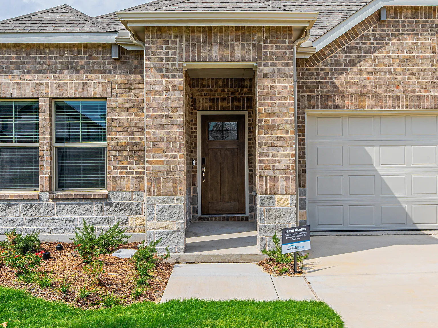 3 bed, 1833 sqft, $2,450 — Photo 3