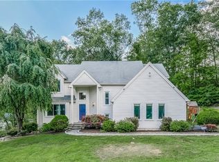 11 Farm Field Ridge Rd, Sandy Hook, CT 06482