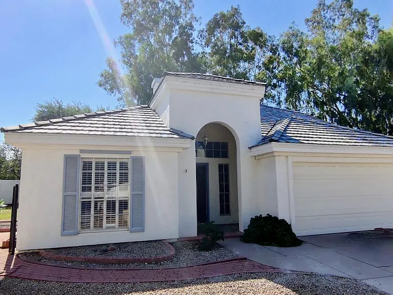 1114 N Madrid Ln — Photo 1