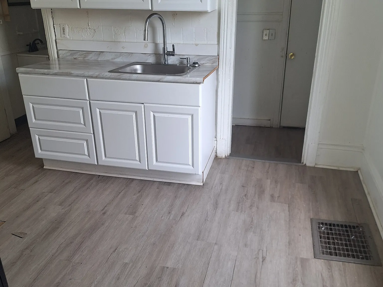 1 bed, 900 sqft, $800 — Photo 4