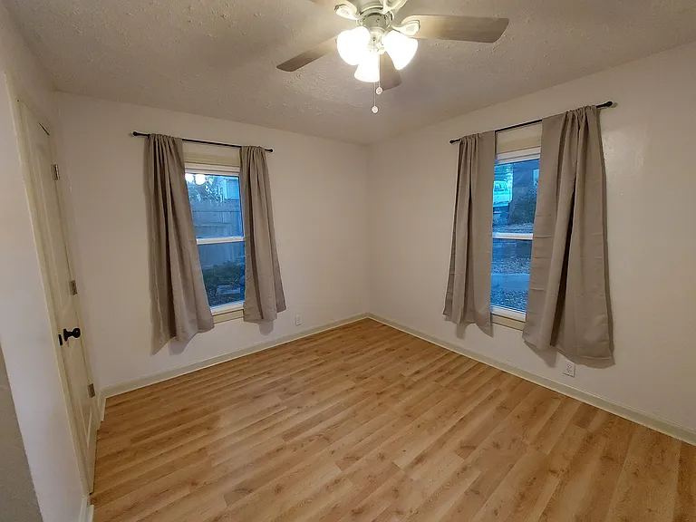 204 S Hazel St — Photo 10