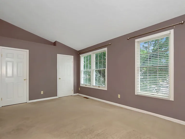 127 Sterling Ct — Photo 15